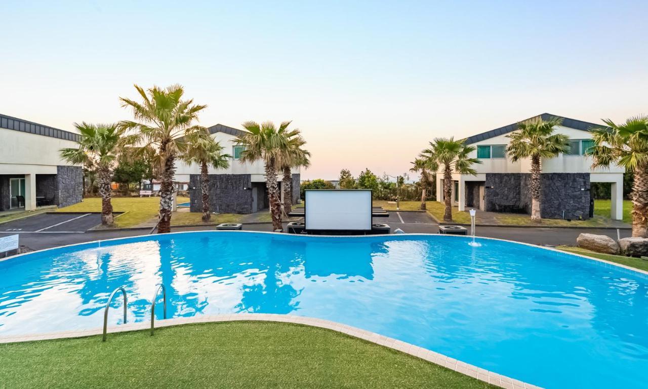 Pool And Villa Sorang Jeju Bagian luar foto