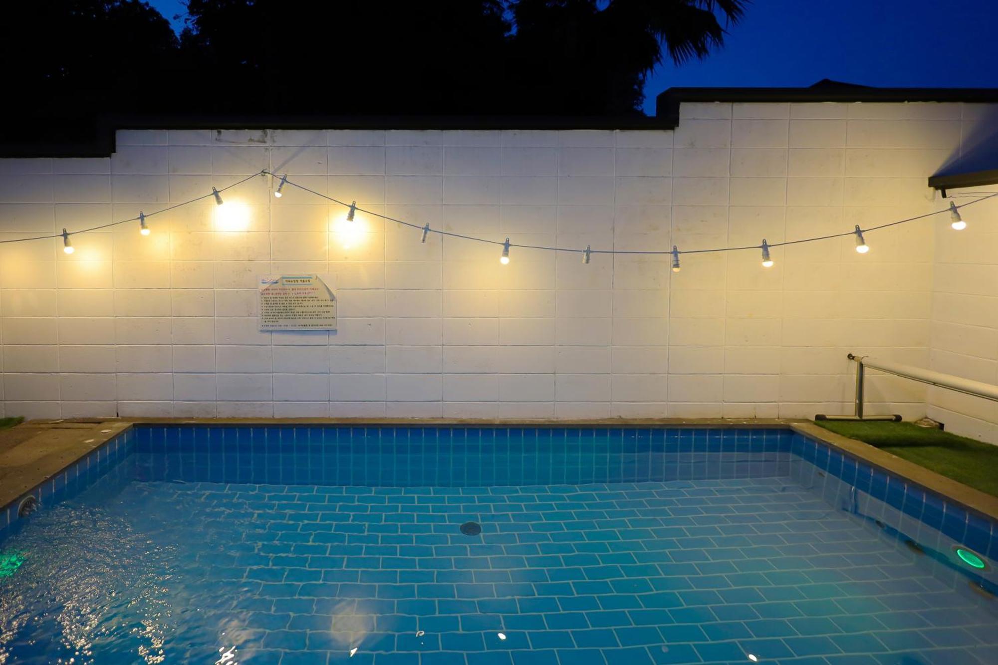 Pool And Villa Sorang Jeju Bagian luar foto